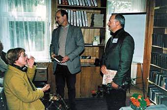 Domas kaunas (centre) 2001 m. rugsėjo 20 d. įvykusioje bibliofilų konferencijoje. Kristinos Paulauskaitės nuotrauka